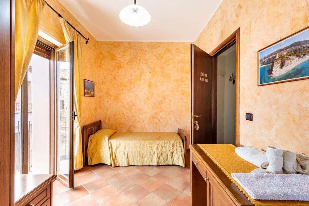Luxury Accommodation Santa Domenica  Bagian luar foto