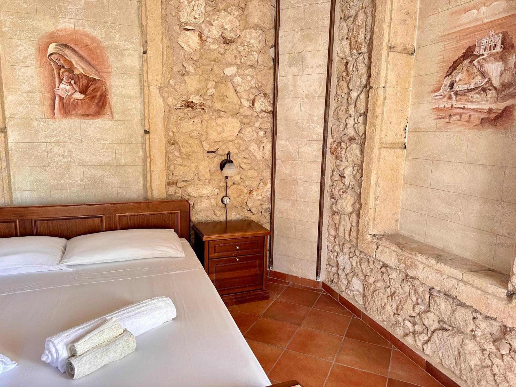 Luxury Accommodation Santa Domenica  Bagian luar foto